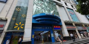 Walmart (Huaqiangdong Commercial Center Branch Yannan Station)